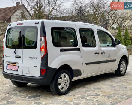 Белый Рено Кенгу, объемом двигателя 0 л и пробегом 17 тыс. км за 14399 $, фото 14 на Automoto.ua