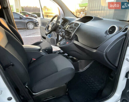 Белый Рено Кенгу, объемом двигателя 0 л и пробегом 99 тыс. км за 8250 $, фото 24 на Automoto.ua