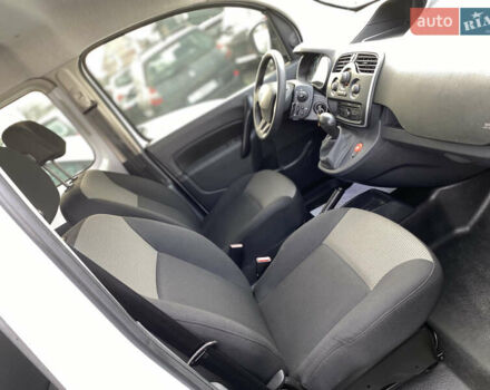 Белый Рено Кенгу, объемом двигателя 0 л и пробегом 8 тыс. км за 15500 $, фото 22 на Automoto.ua