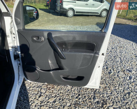 Білий Рено Кєнгу, об'ємом двигуна 1.5 л та пробігом 142 тис. км за 14999 $, фото 24 на Automoto.ua