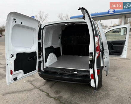 Белый Рено Кенгу, объемом двигателя 1.5 л и пробегом 118 тыс. км за 12599 $, фото 98 на Automoto.ua