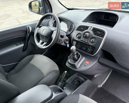 Белый Рено Кенгу, объемом двигателя 1.5 л и пробегом 118 тыс. км за 12599 $, фото 46 на Automoto.ua