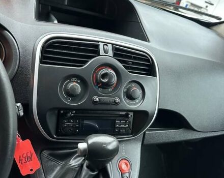 Белый Рено Кенгу, объемом двигателя 0 л и пробегом 54 тыс. км за 12500 $, фото 26 на Automoto.ua