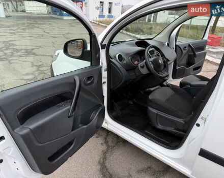 Белый Рено Кенгу, объемом двигателя 1.5 л и пробегом 118 тыс. км за 12599 $, фото 65 на Automoto.ua
