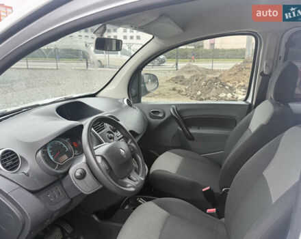 Белый Рено Кенгу, объемом двигателя 0 л и пробегом 54 тыс. км за 12500 $, фото 9 на Automoto.ua