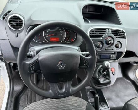 Белый Рено Кенгу, объемом двигателя 1.5 л и пробегом 118 тыс. км за 12599 $, фото 58 на Automoto.ua