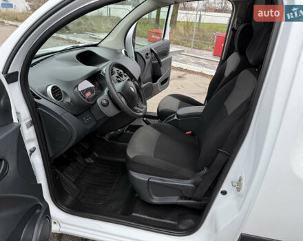 Белый Рено Кенгу, объемом двигателя 1.5 л и пробегом 118 тыс. км за 12599 $, фото 64 на Automoto.ua