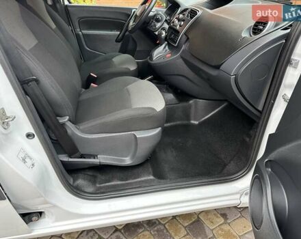 Белый Рено Кенгу, объемом двигателя 0 л и пробегом 54 тыс. км за 12500 $, фото 42 на Automoto.ua