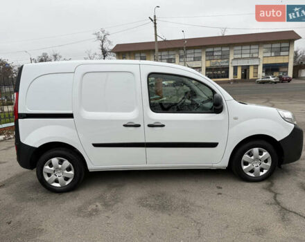 Белый Рено Кенгу, объемом двигателя 1.5 л и пробегом 118 тыс. км за 12599 $, фото 12 на Automoto.ua