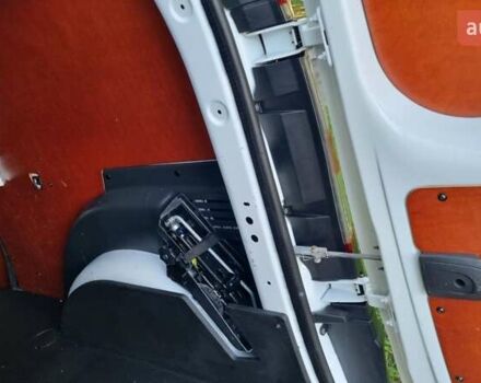 Белый Рено Кенгу, объемом двигателя 1.5 л и пробегом 191 тыс. км за 12700 $, фото 13 на Automoto.ua