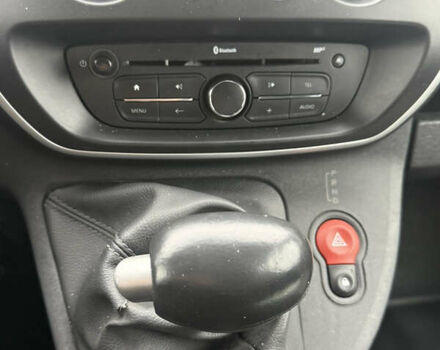 Белый Рено Кенгу, объемом двигателя 0 л и пробегом 54 тыс. км за 12500 $, фото 12 на Automoto.ua