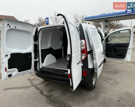 Белый Рено Кенгу, объемом двигателя 1.5 л и пробегом 118 тыс. км за 12599 $, фото 97 на Automoto.ua