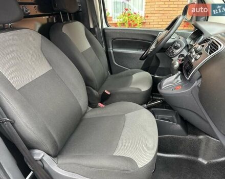 Белый Рено Кенгу, объемом двигателя 0 л и пробегом 54 тыс. км за 12500 $, фото 43 на Automoto.ua