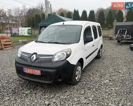 Белый Рено Кенгу, объемом двигателя 0 л и пробегом 54 тыс. км за 12500 $, фото 3 на Automoto.ua