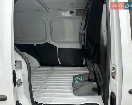 Белый Рено Кенгу, объемом двигателя 0 л и пробегом 54 тыс. км за 12500 $, фото 40 на Automoto.ua