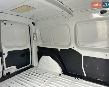 Белый Рено Кенгу, объемом двигателя 0 л и пробегом 54 тыс. км за 12500 $, фото 37 на Automoto.ua