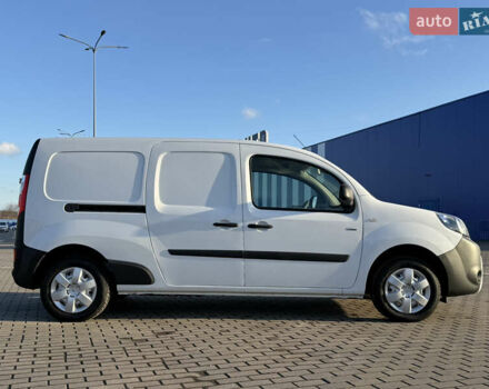 Белый Рено Кенгу, объемом двигателя 0 л и пробегом 17 тыс. км за 14200 $, фото 2 на Automoto.ua