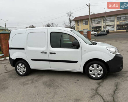 Белый Рено Кенгу, объемом двигателя 1.5 л и пробегом 118 тыс. км за 12599 $, фото 11 на Automoto.ua