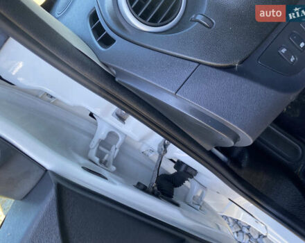 Білий Рено Кєнгу, об'ємом двигуна 1.5 л та пробігом 142 тис. км за 14999 $, фото 18 на Automoto.ua