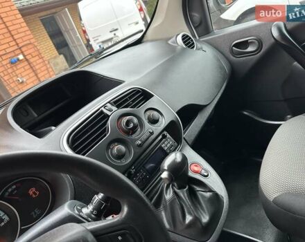 Белый Рено Кенгу, объемом двигателя 0 л и пробегом 54 тыс. км за 12500 $, фото 25 на Automoto.ua