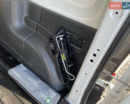 Білий Рено Кєнгу, об'ємом двигуна 1.5 л та пробігом 142 тис. км за 14999 $, фото 33 на Automoto.ua