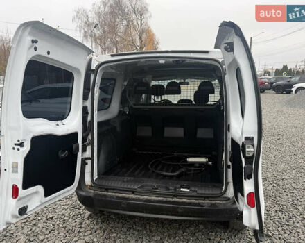 Белый Рено Кенгу, объемом двигателя 0 л и пробегом 54 тыс. км за 12500 $, фото 4 на Automoto.ua