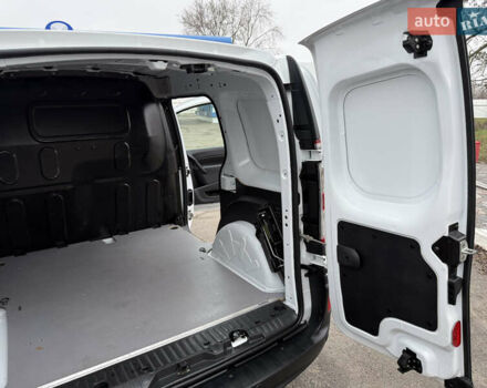 Белый Рено Кенгу, объемом двигателя 1.5 л и пробегом 118 тыс. км за 12599 $, фото 72 на Automoto.ua