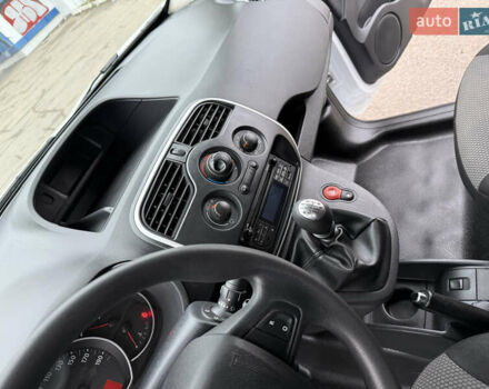 Белый Рено Кенгу, объемом двигателя 1.5 л и пробегом 118 тыс. км за 12599 $, фото 60 на Automoto.ua