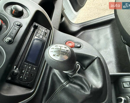 Белый Рено Кенгу, объемом двигателя 1.5 л и пробегом 118 тыс. км за 12599 $, фото 61 на Automoto.ua