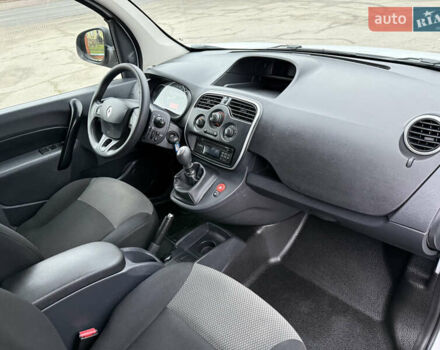 Белый Рено Кенгу, объемом двигателя 1.5 л и пробегом 118 тыс. км за 12599 $, фото 45 на Automoto.ua