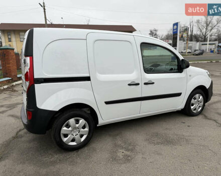 Белый Рено Кенгу, объемом двигателя 1.5 л и пробегом 118 тыс. км за 12599 $, фото 14 на Automoto.ua