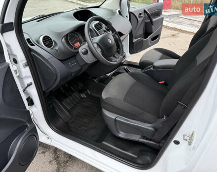 Белый Рено Кенгу, объемом двигателя 1.5 л и пробегом 118 тыс. км за 12599 $, фото 56 на Automoto.ua