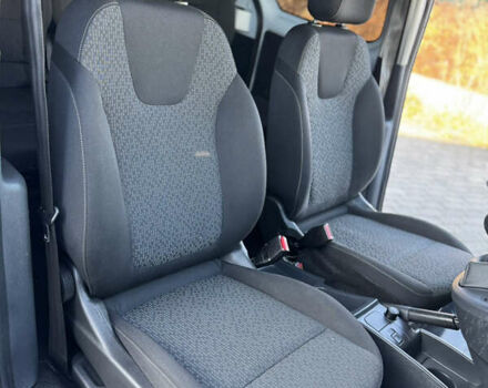 Білий Рено Кєнгу, об'ємом двигуна 1.5 л та пробігом 102 тис. км за 12500 $, фото 62 на Automoto.ua