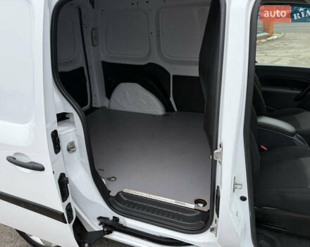 Белый Рено Кенгу, объемом двигателя 1.5 л и пробегом 118 тыс. км за 12599 $, фото 48 на Automoto.ua