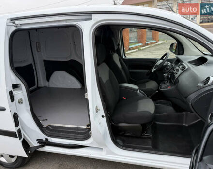 Белый Рено Кенгу, объемом двигателя 1.5 л и пробегом 118 тыс. км за 12599 $, фото 52 на Automoto.ua