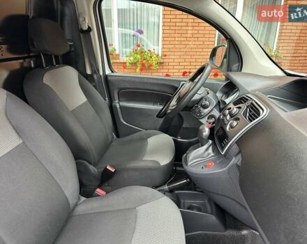 Белый Рено Кенгу, объемом двигателя 0 л и пробегом 54 тыс. км за 12500 $, фото 45 на Automoto.ua