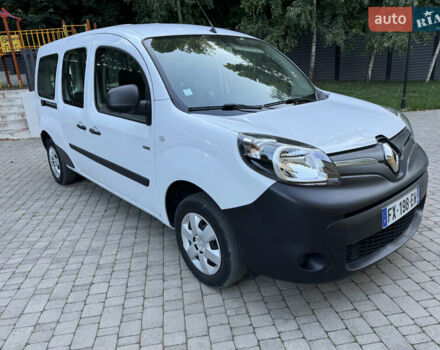 Белый Рено Кенгу, объемом двигателя 0 л и пробегом 25 тыс. км за 13800 $, фото 4 на Automoto.ua