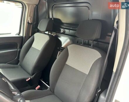 Белый Рено Кенгу, объемом двигателя 0 л и пробегом 54 тыс. км за 12500 $, фото 21 на Automoto.ua