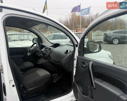 Белый Рено Кенгу, объемом двигателя 0 л и пробегом 54 тыс. км за 12500 $, фото 8 на Automoto.ua