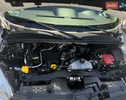 Белый Рено Кенгу, объемом двигателя 1.46 л и пробегом 188 тыс. км за 13700 $, фото 35 на Automoto.ua