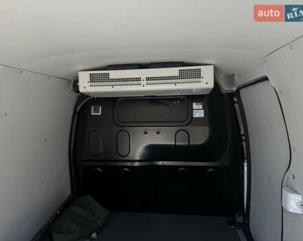 Белый Рено Кенгу, объемом двигателя 1.46 л и пробегом 188 тыс. км за 13700 $, фото 3 на Automoto.ua