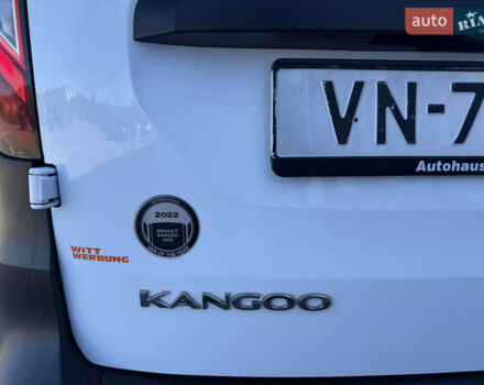Белый Рено Кенгу, объемом двигателя 1.46 л и пробегом 208 тыс. км за 15700 $, фото 19 на Automoto.ua