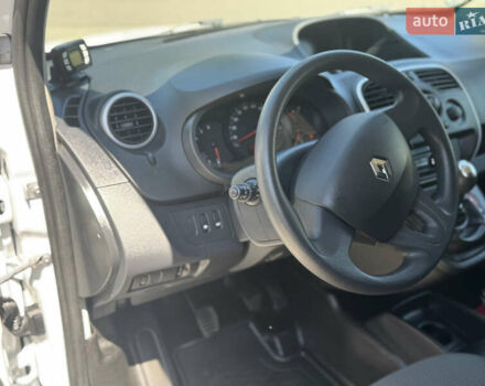 Белый Рено Кенгу, объемом двигателя 1.46 л и пробегом 188 тыс. км за 13700 $, фото 12 на Automoto.ua