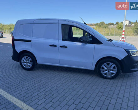 Белый Рено Кенгу, объемом двигателя 1.46 л и пробегом 208 тыс. км за 15700 $, фото 4 на Automoto.ua