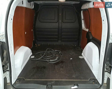 Белый Рено Кенгу, объемом двигателя 0 л и пробегом 12 тыс. км за 19700 $, фото 25 на Automoto.ua