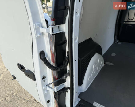 Белый Рено Кенгу, объемом двигателя 1.5 л и пробегом 134 тыс. км за 14299 $, фото 83 на Automoto.ua