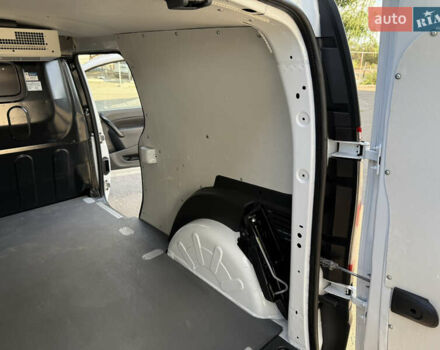 Белый Рено Кенгу, объемом двигателя 1.5 л и пробегом 134 тыс. км за 14299 $, фото 77 на Automoto.ua