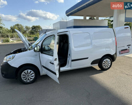 Белый Рено Кенгу, объемом двигателя 1.5 л и пробегом 134 тыс. км за 14299 $, фото 111 на Automoto.ua