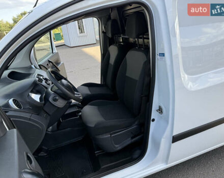 Белый Рено Кенгу, объемом двигателя 1.5 л и пробегом 134 тыс. км за 14299 $, фото 87 на Automoto.ua