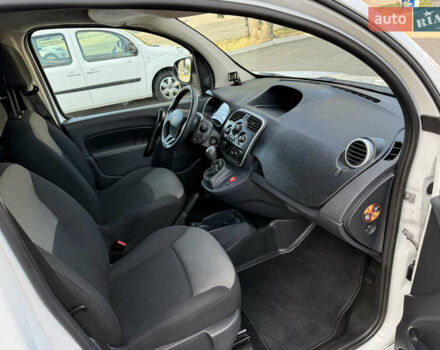 Белый Рено Кенгу, объемом двигателя 1.5 л и пробегом 134 тыс. км за 14299 $, фото 47 на Automoto.ua